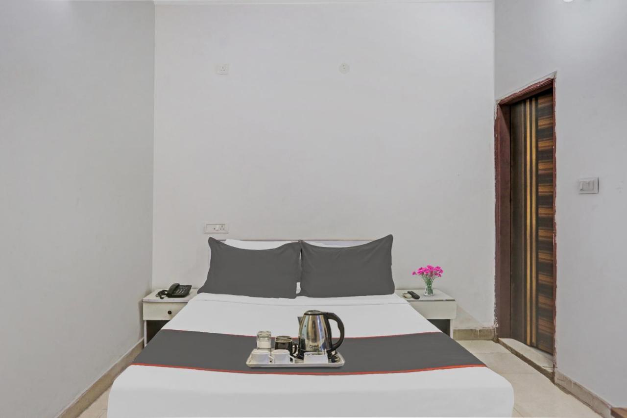 Hotel O Imperial Residency Near Dashrath Puri Metro Station New Delhi Buitenkant foto
