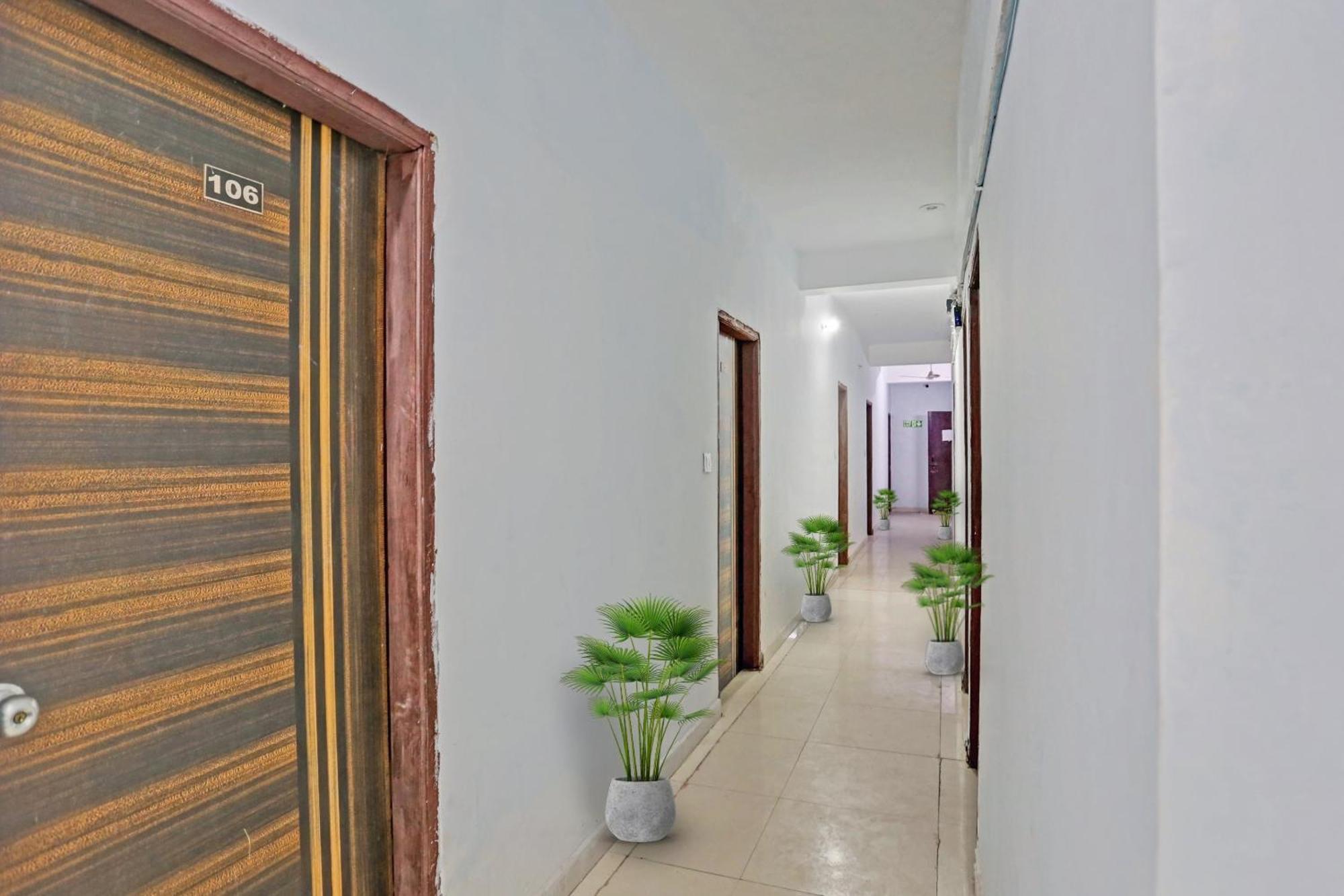 Hotel O Imperial Residency Near Dashrath Puri Metro Station New Delhi Buitenkant foto