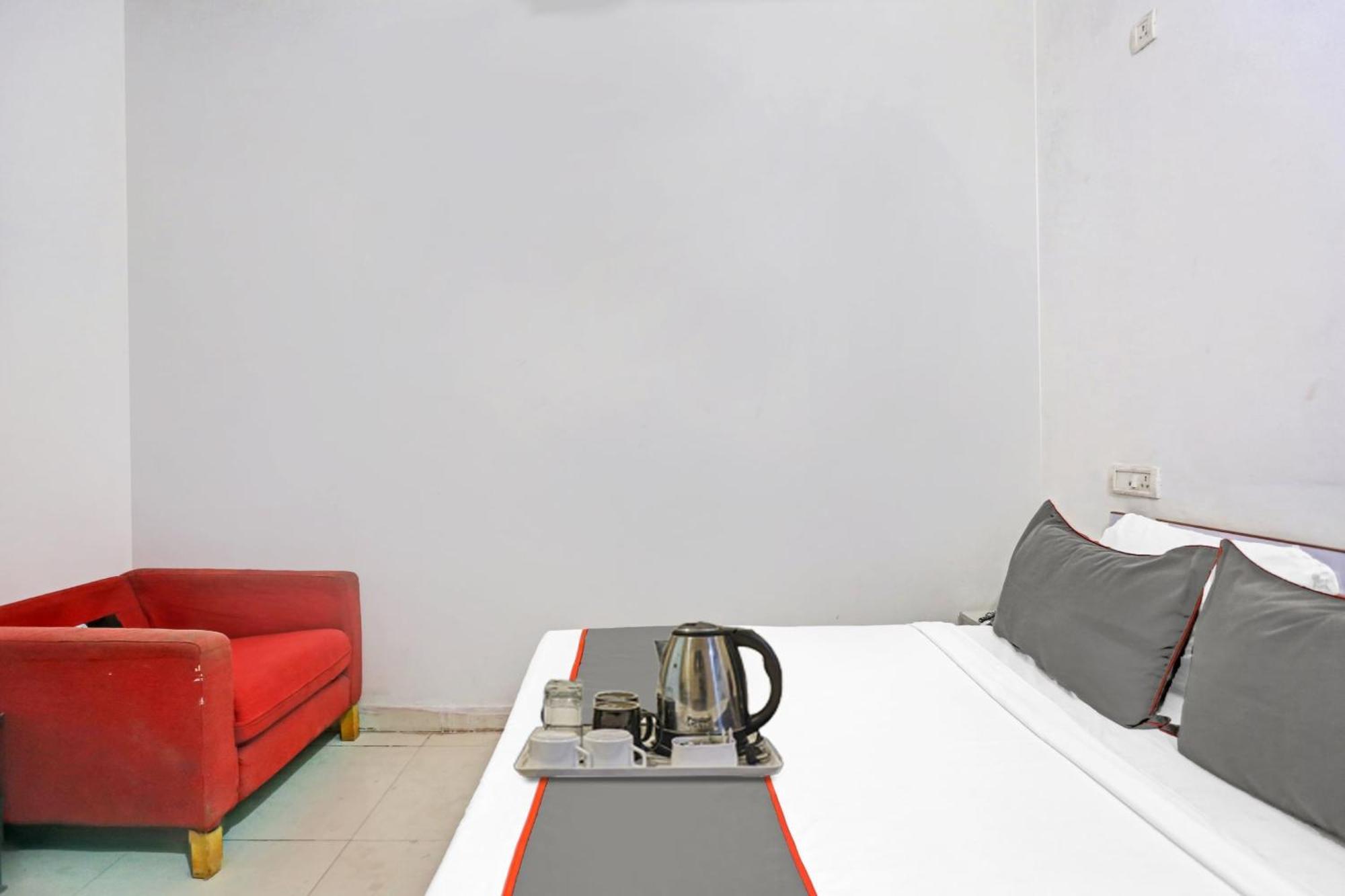 Hotel O Imperial Residency Near Dashrath Puri Metro Station New Delhi Buitenkant foto