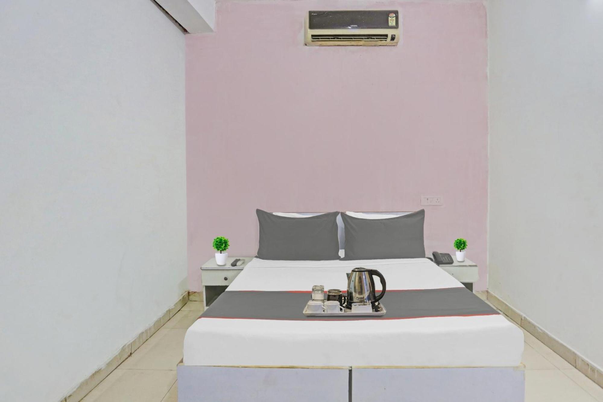 Hotel O Imperial Residency Near Dashrath Puri Metro Station New Delhi Buitenkant foto
