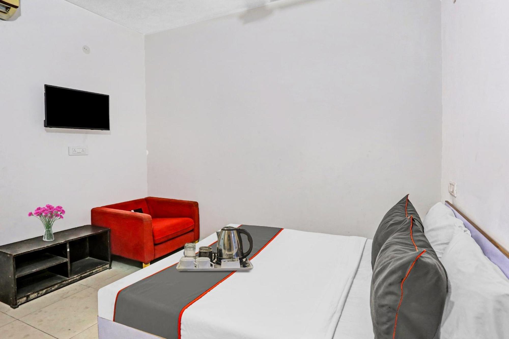 Hotel O Imperial Residency Near Dashrath Puri Metro Station New Delhi Buitenkant foto